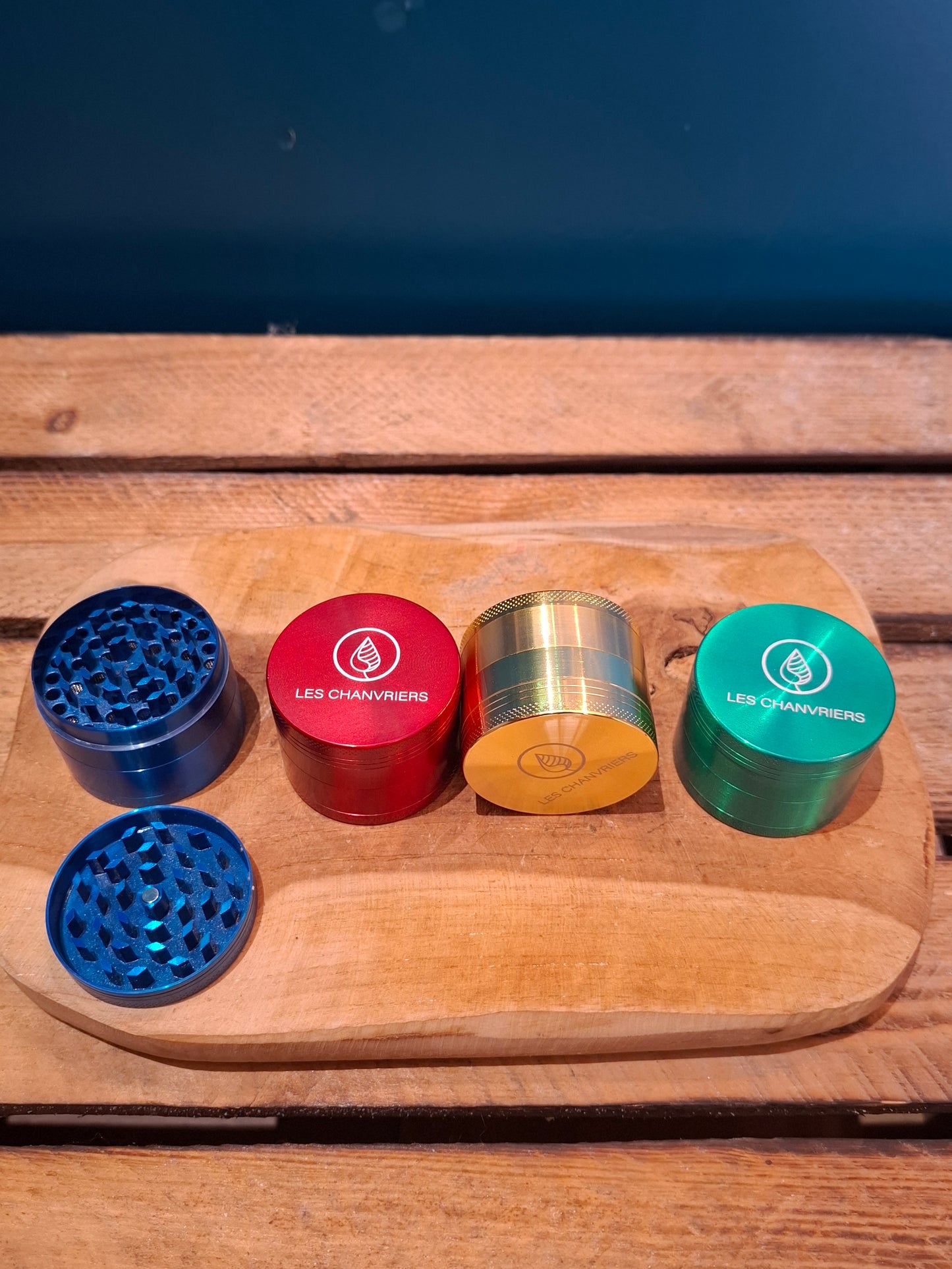Grinder métal Les Chanvriers CBD coloré 4 parties broyage