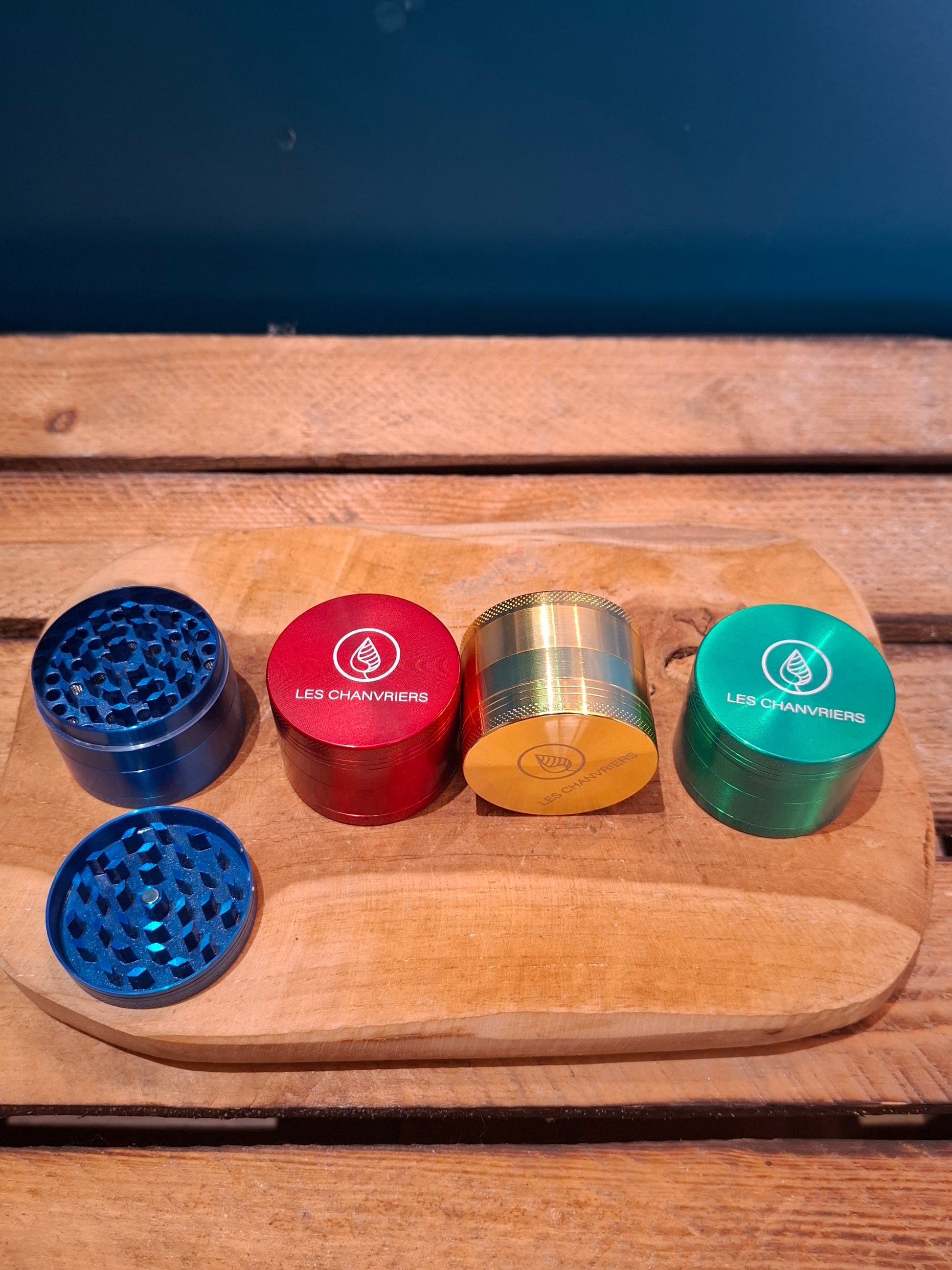 Grinder métal Les Chanvriers CBD coloré 4 parties broyage
